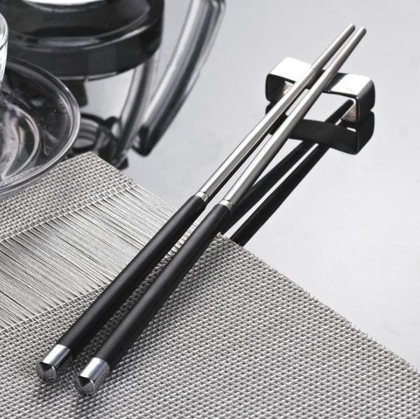 100 pairs of reusable Japanese chopsticks made from 304 stainless steel, ideal for travel or as a gift, model SN4623