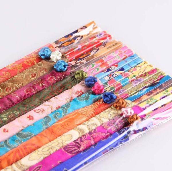 1000 pairs of elegant bamboo chopsticks in silk gift bags, perfect for weddings and parties