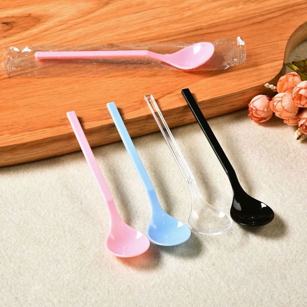13.5x2.8cm plastic disposable spoons for tasting desserts, featuring long handles ideal for stirring yogurt or scooping cake and ice cream