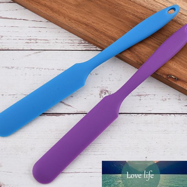 1Pcs long-handled silicone spatula for cake mixing, dough scraping, and confectionery tasks in the kitchen