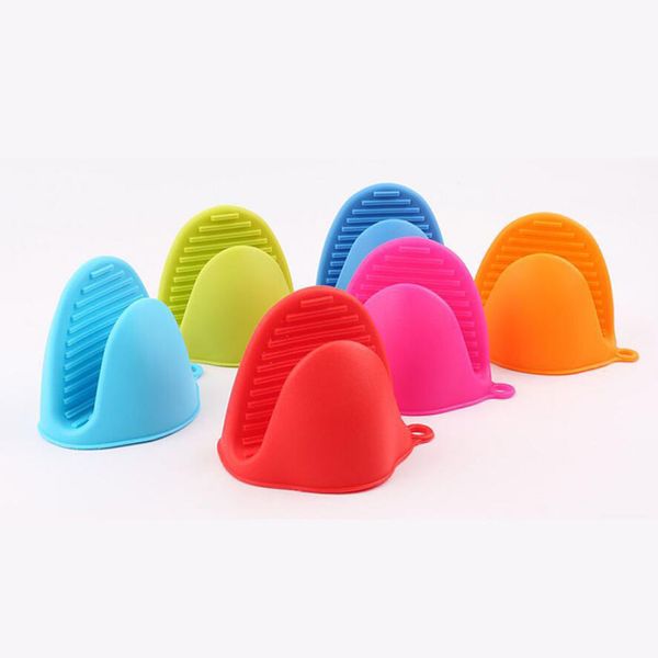 500-piece silicone kitchen gloves for oven cooking, thickened heat-resistant mitts with non-slip grip for safe pot handling