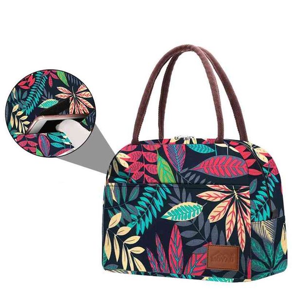 A stylish insulated lunch bag for men, women, and kids, perfect for picnics and keeping food fresh