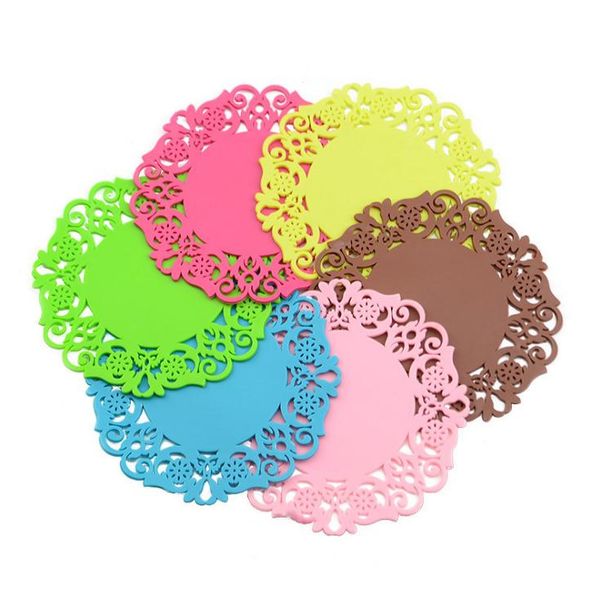 Beautiful floral-shaped silicone cup holder, heat-resistant and colorful, perfect as a round table mat or coffee coaster