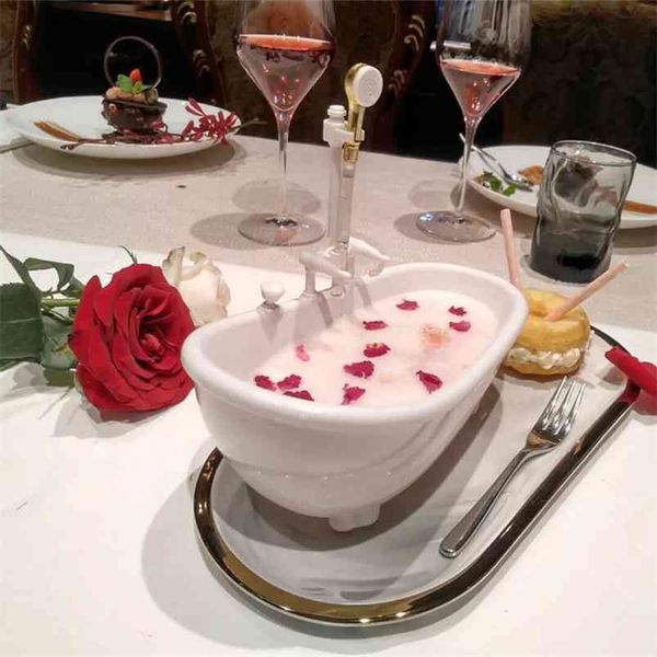 Creative Mini Bathtub Cocktail Cup for Milkshakes, Cold Drinks, and Beer with Electric Pump Spray for Artistic Food Presentation