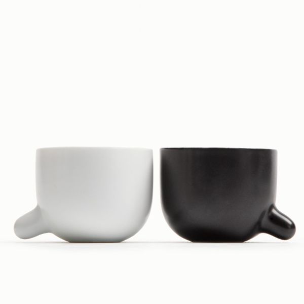 Creative white and black ceramic teacup, cute Japanese-style small tea bowl for home decor and drinkware