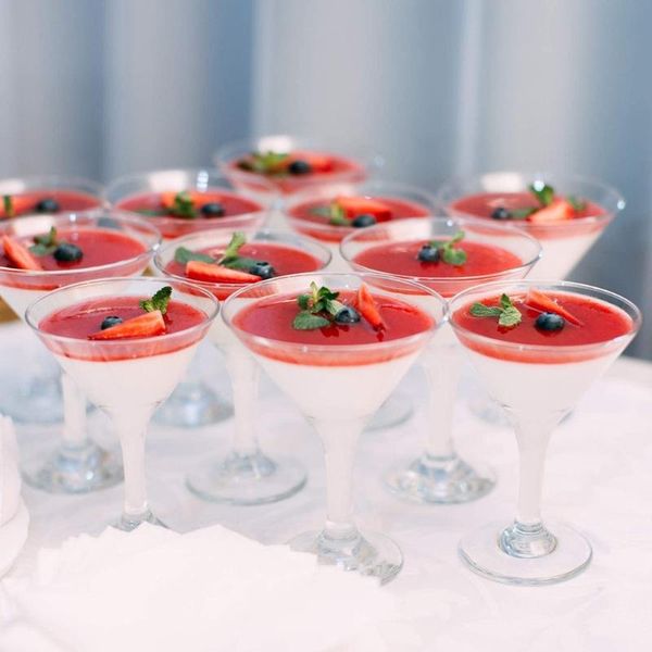 Disposable 7oz (198.4g) plastic martini glasses, 60-piece set of clear mini dessert wine cups