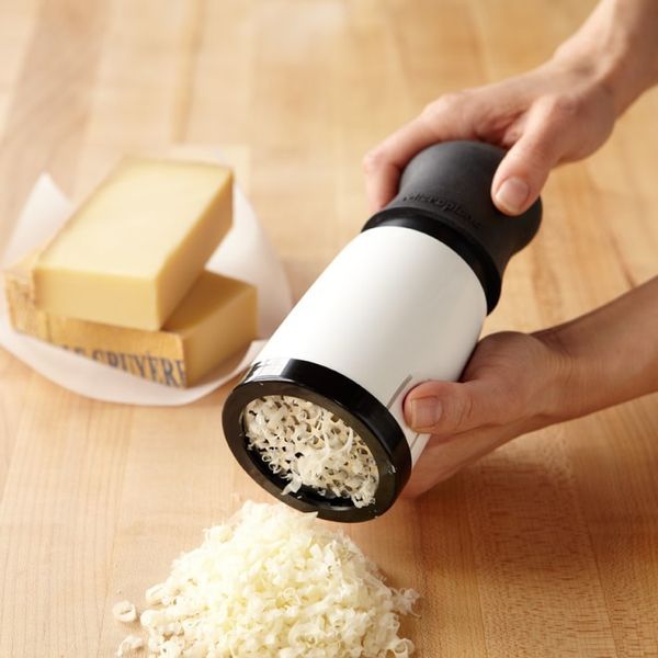 Finely adjustable black and white pepper mill with sharp stainless steel blades and detachable body for nuts and vegetables