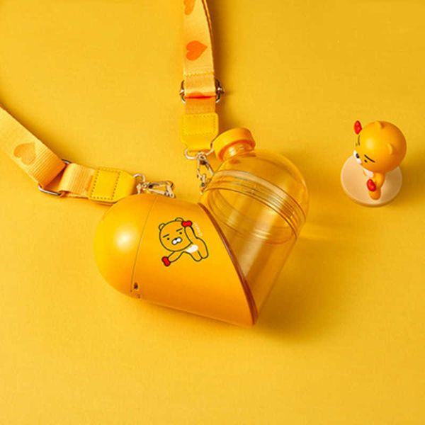 Heart-shaped cup storage for outdoor fitness, featuring a frosted water bottle with portable rope for travel and gifting