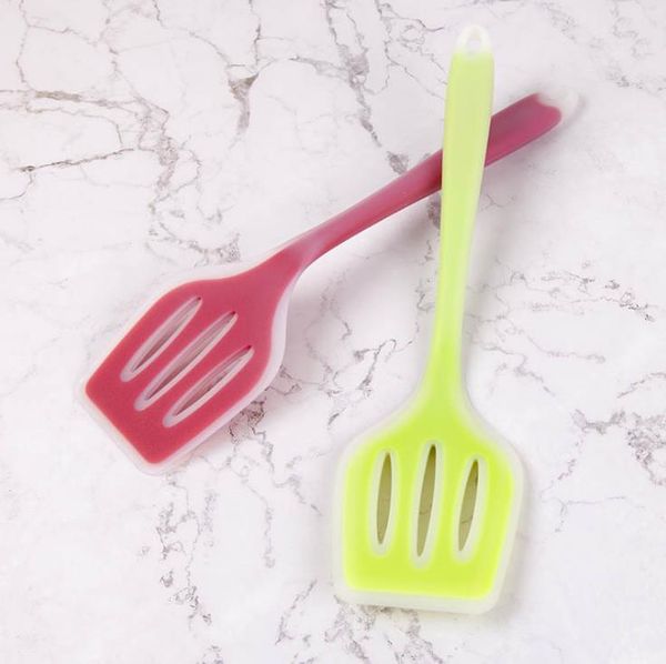 Heat-resistant silicone slotted turner spatula for eggs and soups, large and semi-transparent
