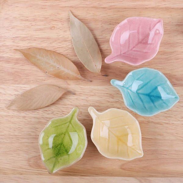 Ice-cracked ceramic essential oil dish for spa blending and mask preparation