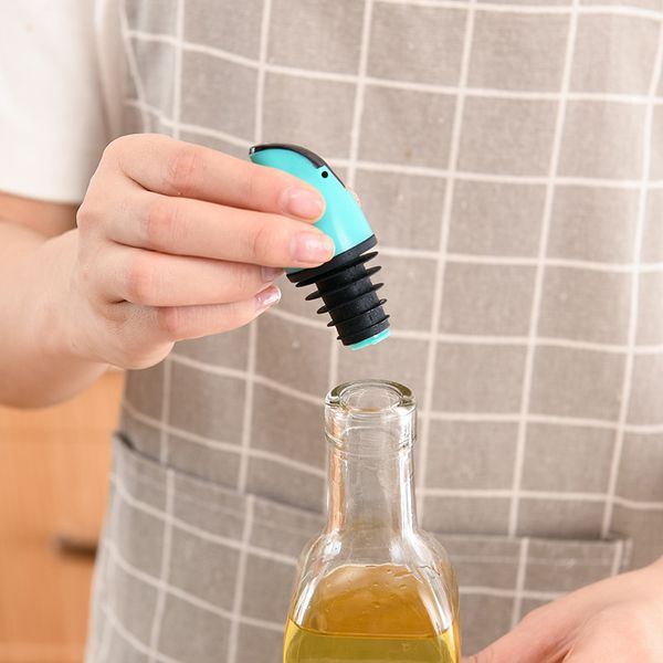 Kitchen leakage nozzle plug  
Seasoning tool for oil bottles  
Oil bottle guide nozzles  
Plastic soy sauce bottle caps  
Sauce bottle mouth plugs