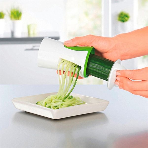 Multifunctional handheld spiralizer for vegetables, stainless steel peeler and slicer, compact kitchen tool for potatoes and more 210423