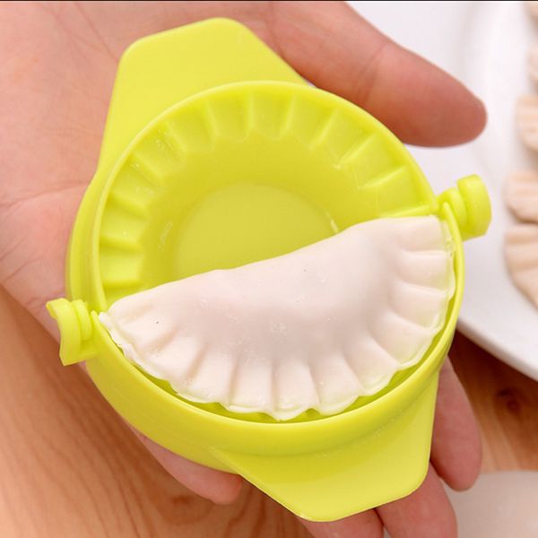 Multipurpose plastic mold for shaping dumplings, a kitchen tool for pressing and forming pastry wrappers