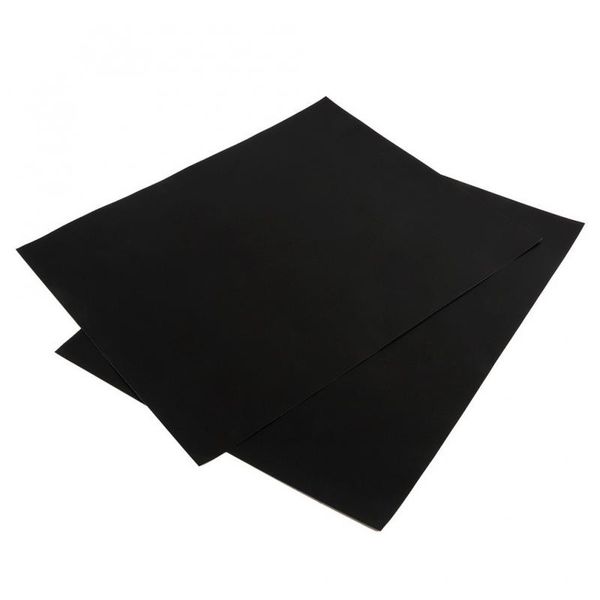 Non-stick BBQ grill mat measuring 40x33cm for baking and cooking, heat-resistant and easy to clean kitchen tool