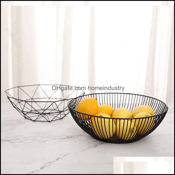 Nordic-style geometric metal wire basket for storing fruits and vegetables on kitchen counters or desktops