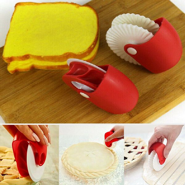 Portable pizza cutter for pastry lattice and pie crust decoration