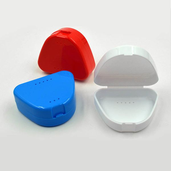 Portable single-unit orthodontic retainer storage case for dental care and oral appliance organization
