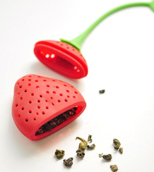 Reusable silicone strawberry tea infuser for loose leaves, coffee, herbs and spices, food-grade filter perfect for gifting