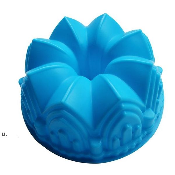 Silicone baking mold for large flower crown-shaped cakes, bread, pastries, or DIY pizza, ideal for birthdays and weddings