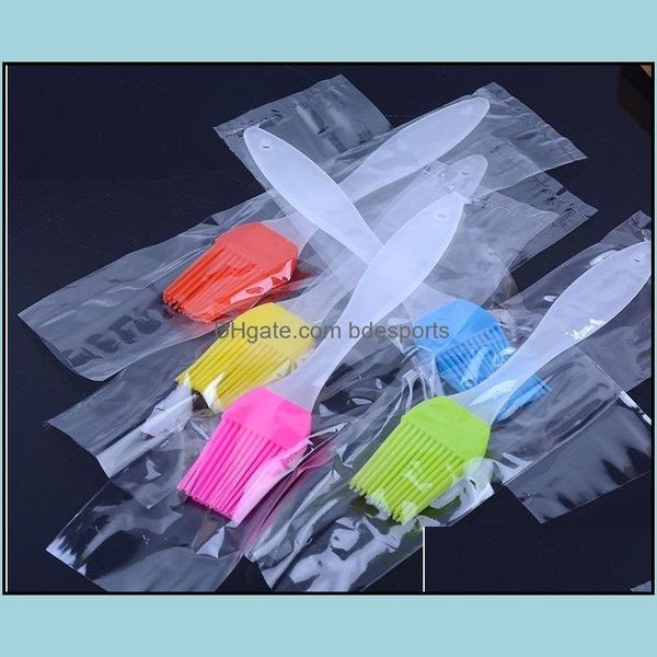 Silicone butter brush for BBQ oil cooking, pastry grilling, food basting, baking, and kitchen dining tools with drop shipping available in 2021 for home and bar use
