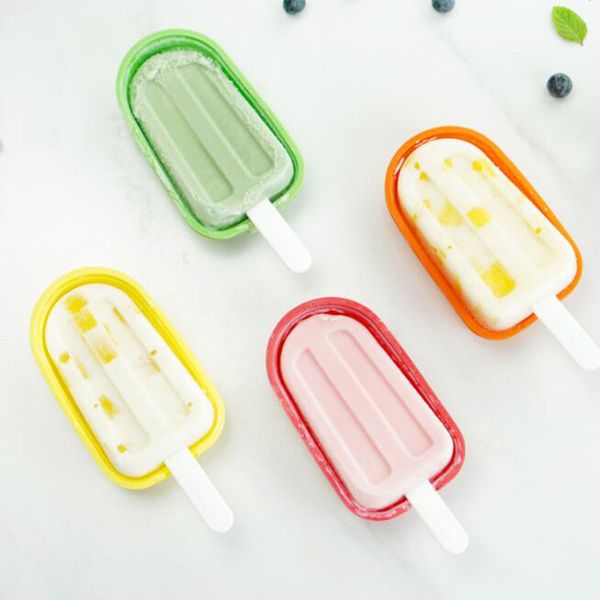 Silicone ice cream mold with sticks and lids for DIY desserts