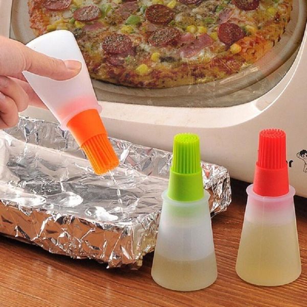 Silicone oil baking brush for cakes, bread, and BBQ, heat-resistant and convenient