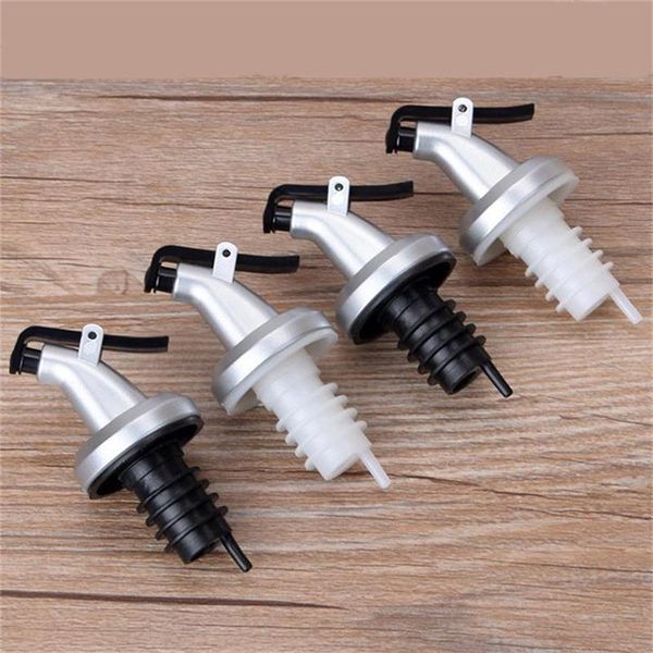 Silver plastic oil spray bottle with pump stopper for kitchen use with wine and soy sauce