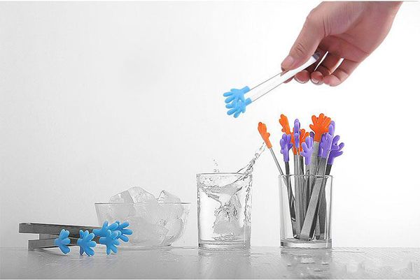 Small stainless steel tongs with silicone grip for ice and food, ideal for cakes and barbecue