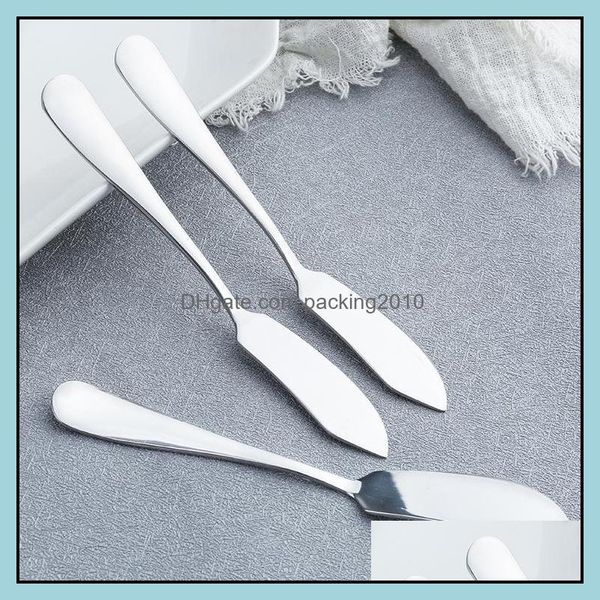 Stainless steel flatware set for kitchen and dining use