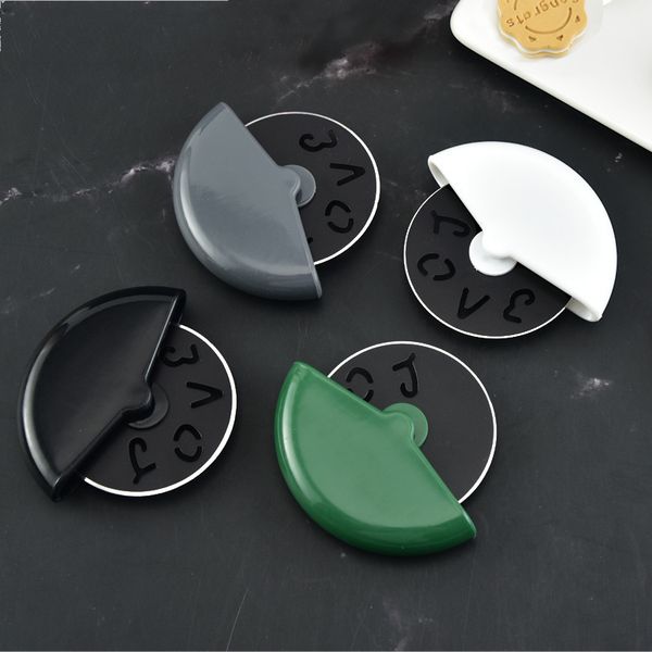 Stainless steel pizza wheel cutter with cover for dough rolling and slicing