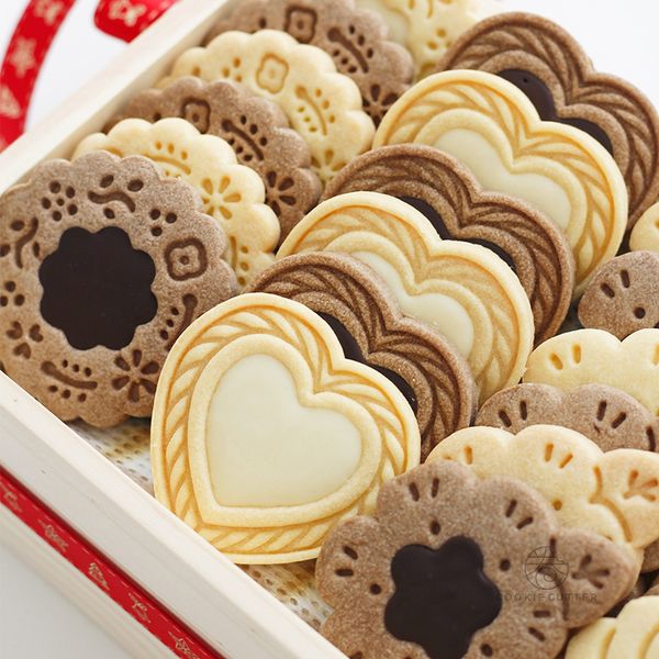 Valentine's Day 3D Sand Biscuit Mould for Baking Cookies in Heart, Flower, Animal, and Christmas Shapes