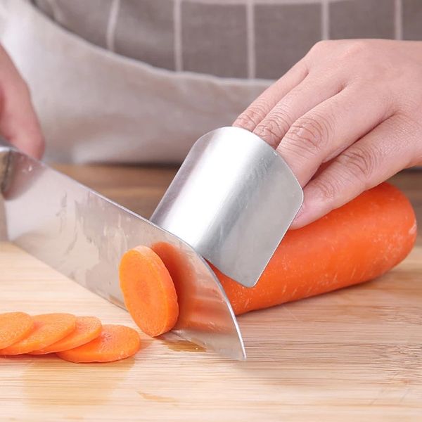Wholesale stainless steel knife finger guards for safe cutting and slicing during cooking